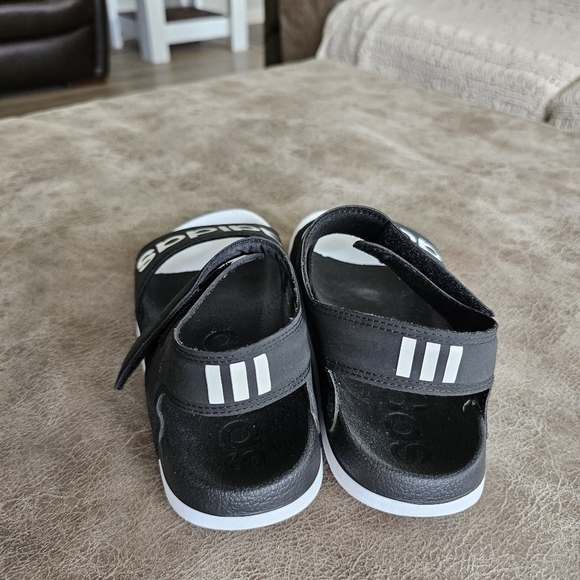 Adidas Adilette Sandal - Picture 6 of 7